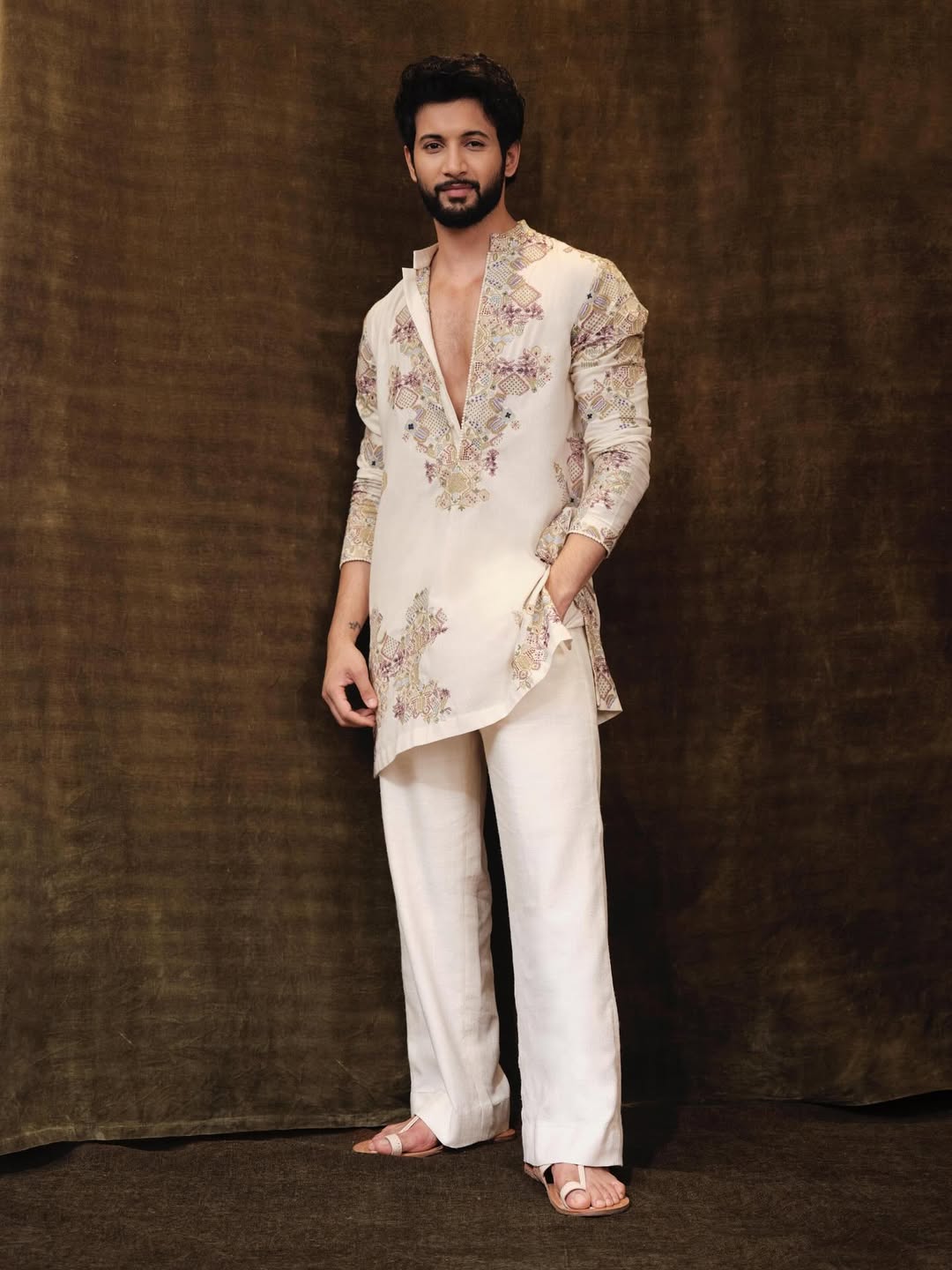 IVORY EMBROIDERY KURTA PANT SET