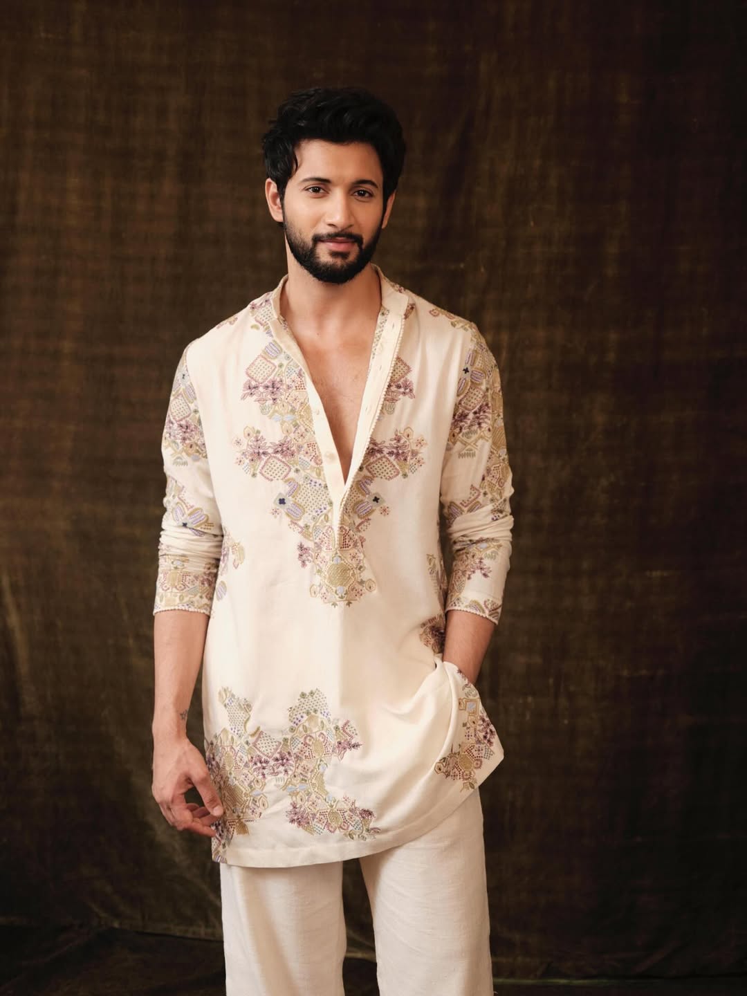 IVORY EMBROIDERY KURTA PANT SET