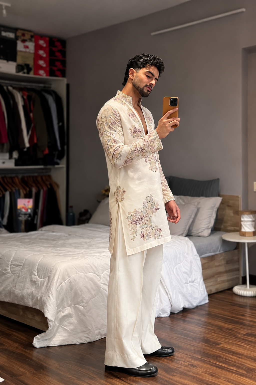 IVORY EMBROIDERY KURTA PANT SET