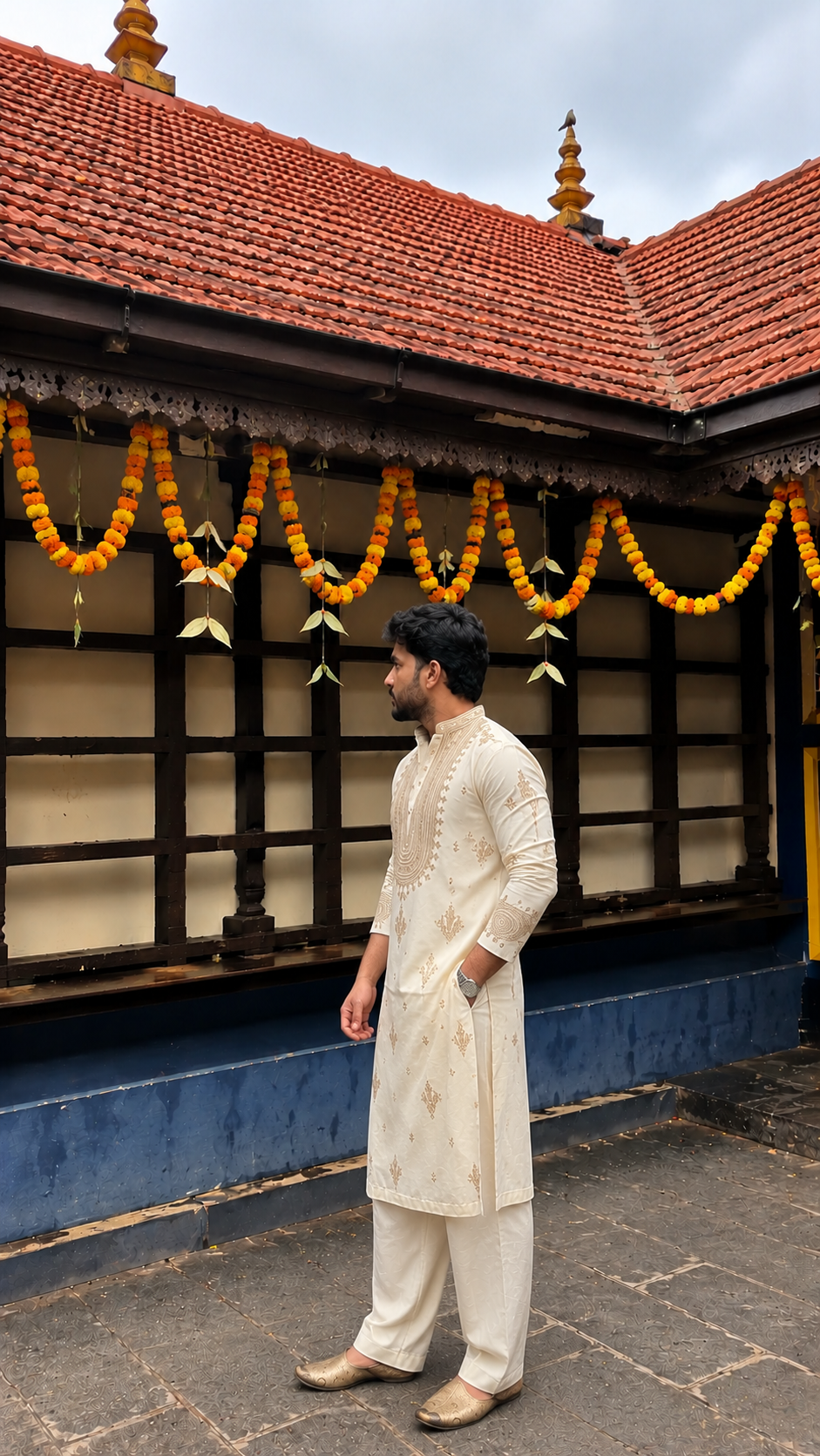 Cream Kurta Pant Set With Embroidery