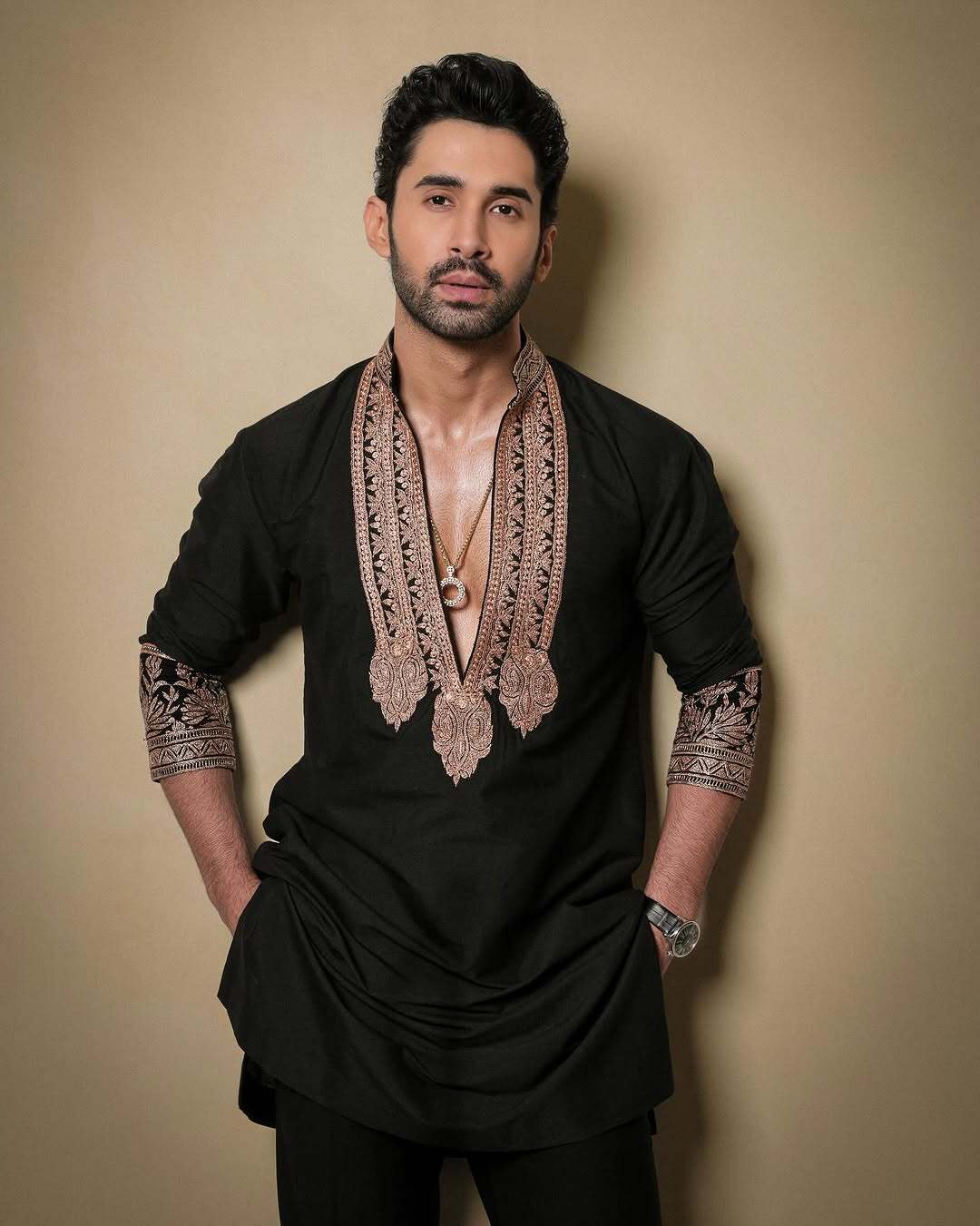 Z Black & Gold Celebrities Tilla Placket Kurta Pant Set